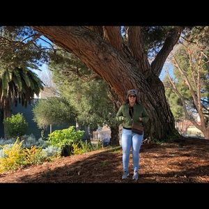 Meet your Posher, Gabriela